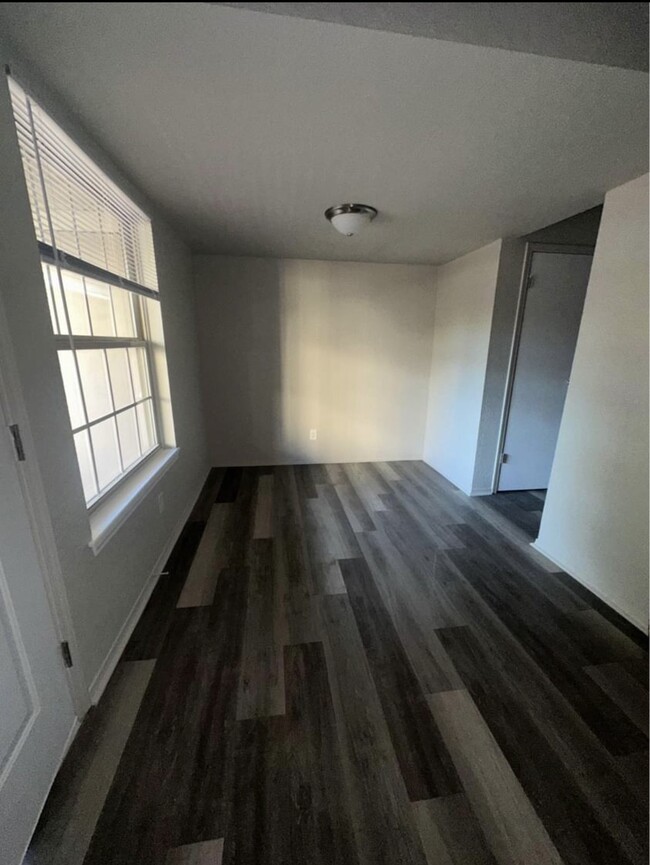 Building Photo - Parkwood at Forrest Brook