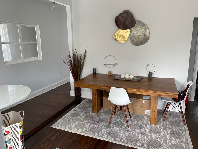 Building Photo - 70 Grove St