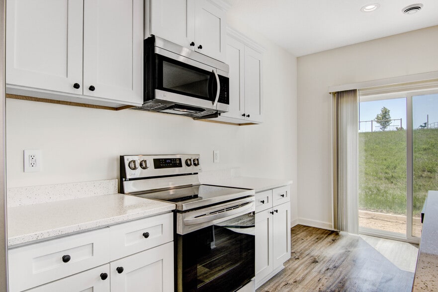 Building Photo - 1047 Dailey Pl