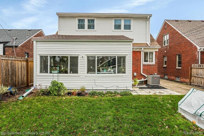 Building Photo - 469 Kerby Rd