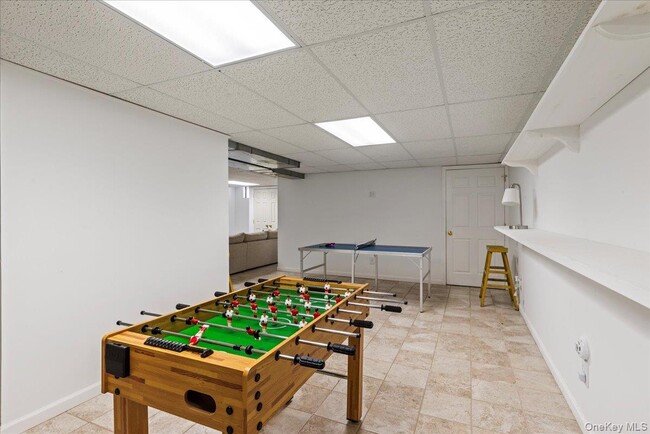 Building Photo - 20 Alanson Ln