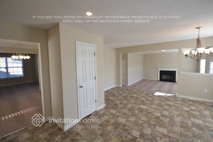 Building Photo - 4283 Arabian Way SW