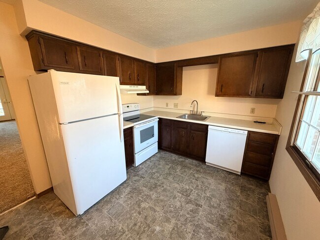 Building Photo - 806 Kentwood Dr