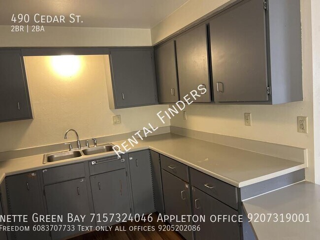 Building Photo - 490 Cedar St