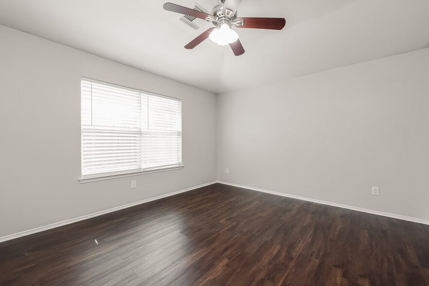 Building Photo - 1811 Adobe Stone Dr