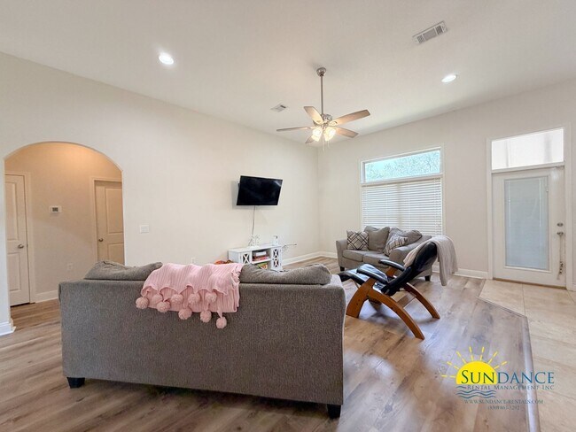 Building Photo - Spacious 4BR/2BA Home in Fort Walton Beach Near Eglin Parkway!