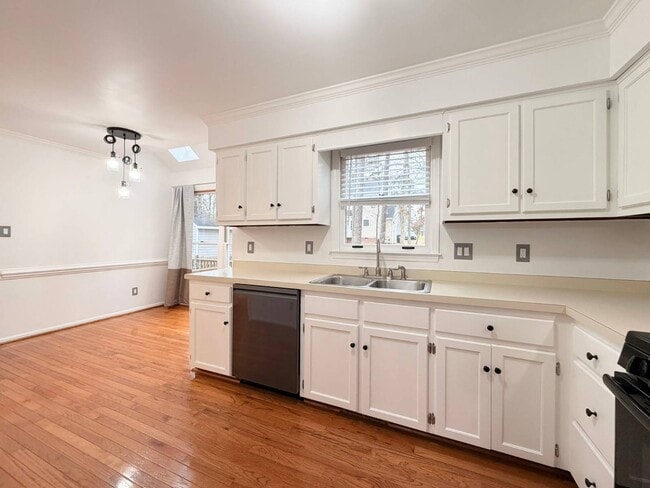 Building Photo - 110 Waltons Creek Rd