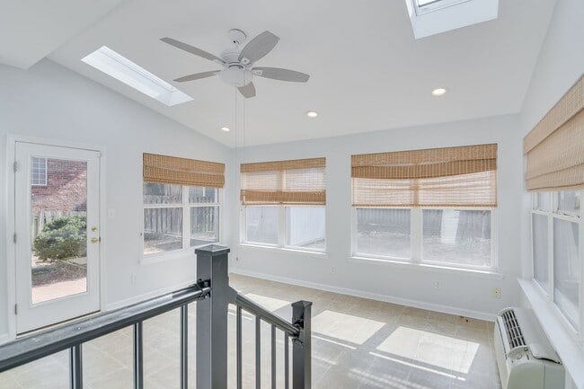 Building Photo - 4 Bedroom 2 Bath in Evans