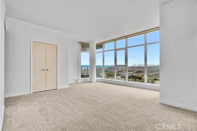 Building Photo - 411 W Seaside Way