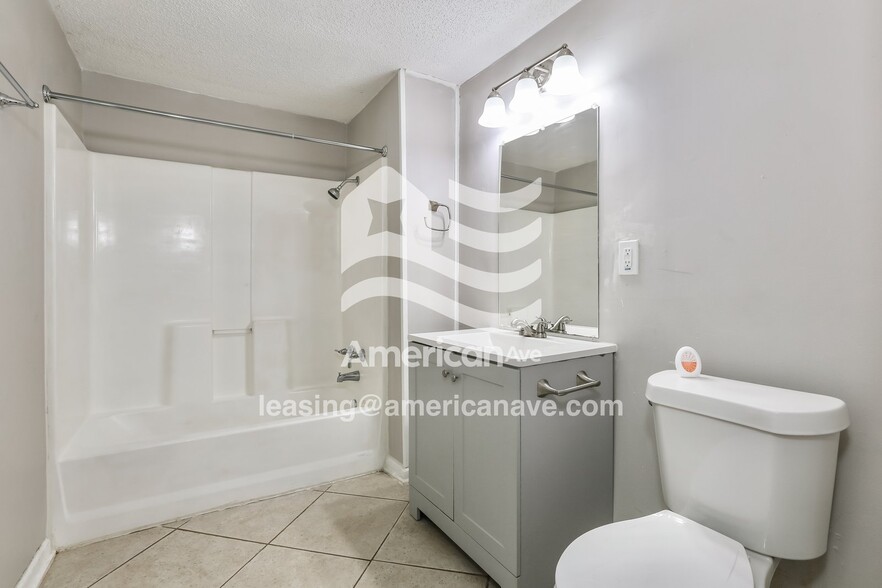 Building Photo - 318 W 50th St