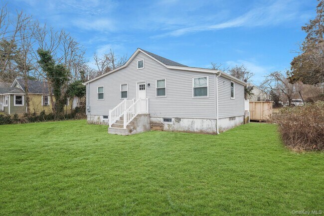 Building Photo - 364 Dogwood Rd W