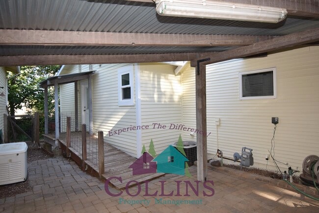Building Photo - 13233 Ridge Rd