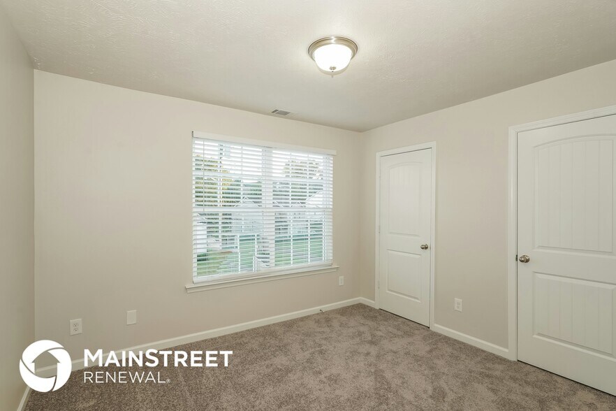 Building Photo - 2562 Willow Branch Dr