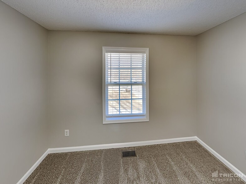 Building Photo - 122 Country Farms Way