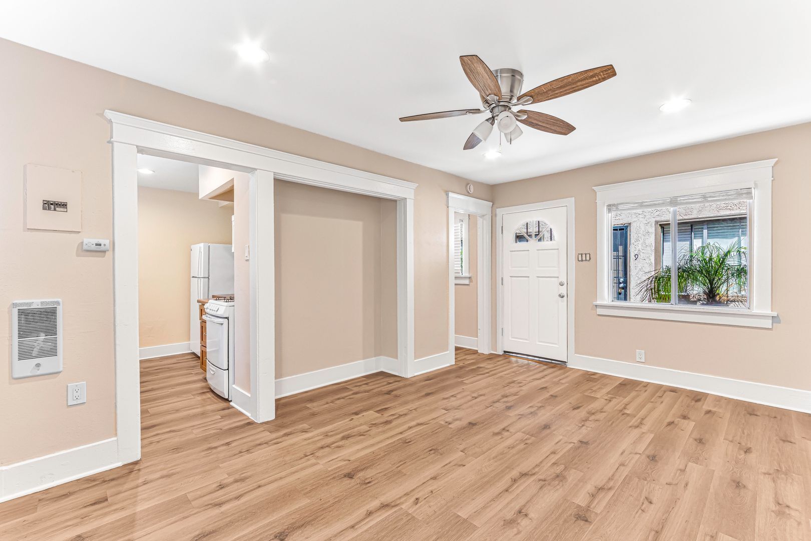 Building Photo - 1460 Gaviota Ave