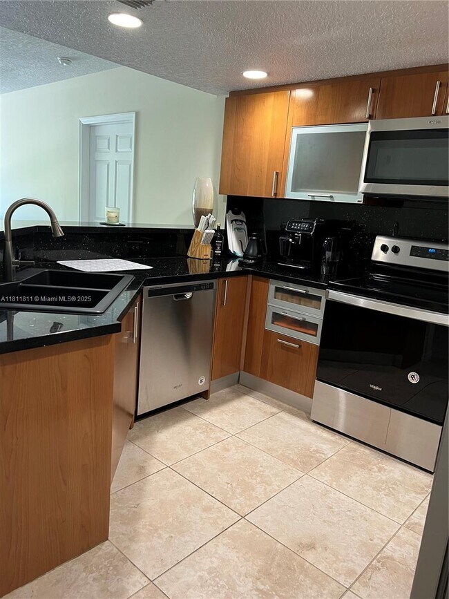 Primary Photo - 201 Golden Isles Dr