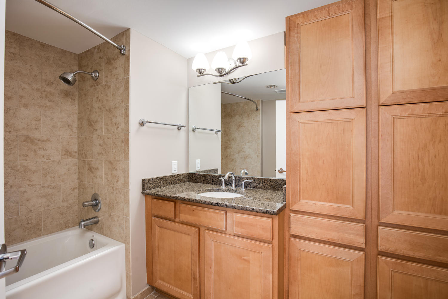 Building Photo - 525 W Lafayette Blvd