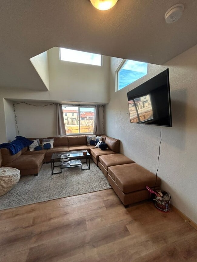 Building Photo - 1073 Tierra Ln