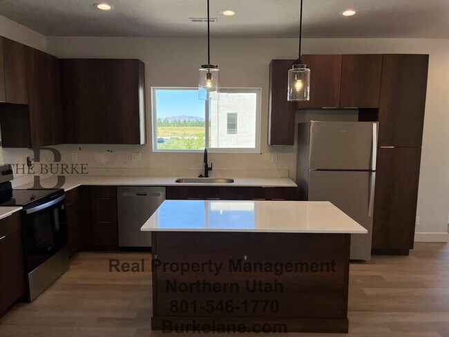 Building Photo - Brand New 3 Bedroom townhome