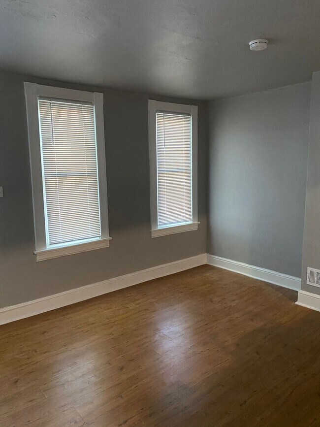 Building Photo - Lovely Four Bedroom House in Lancaster City with Fenced in Backyard