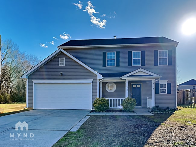 Building Photo - 303 Holton Dr