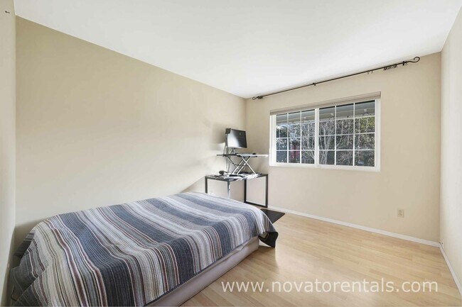 Building Photo - 2450 Center Rd