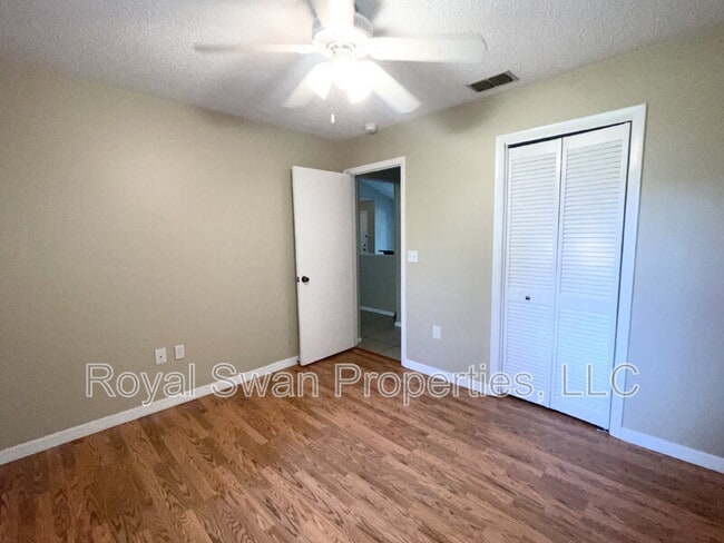 Building Photo - 3812 Dovehollow Dr