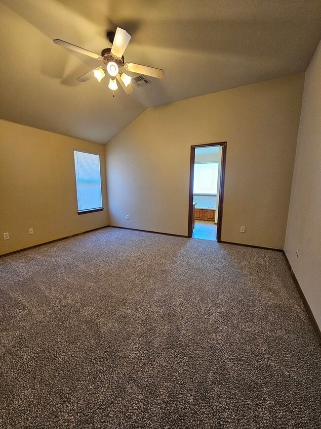 Building Photo - (3) Bed/(2) Bath SE OKC Avail NOW! Moore P...