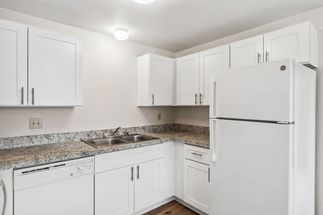 2 Bedroom 2 Bath - Stillwood Apartments