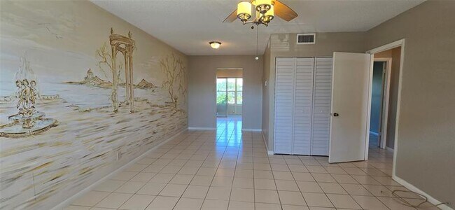 Building Photo - 7305 NW 5th Ct