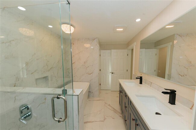 Building Photo - 1624 Sheffield Dr