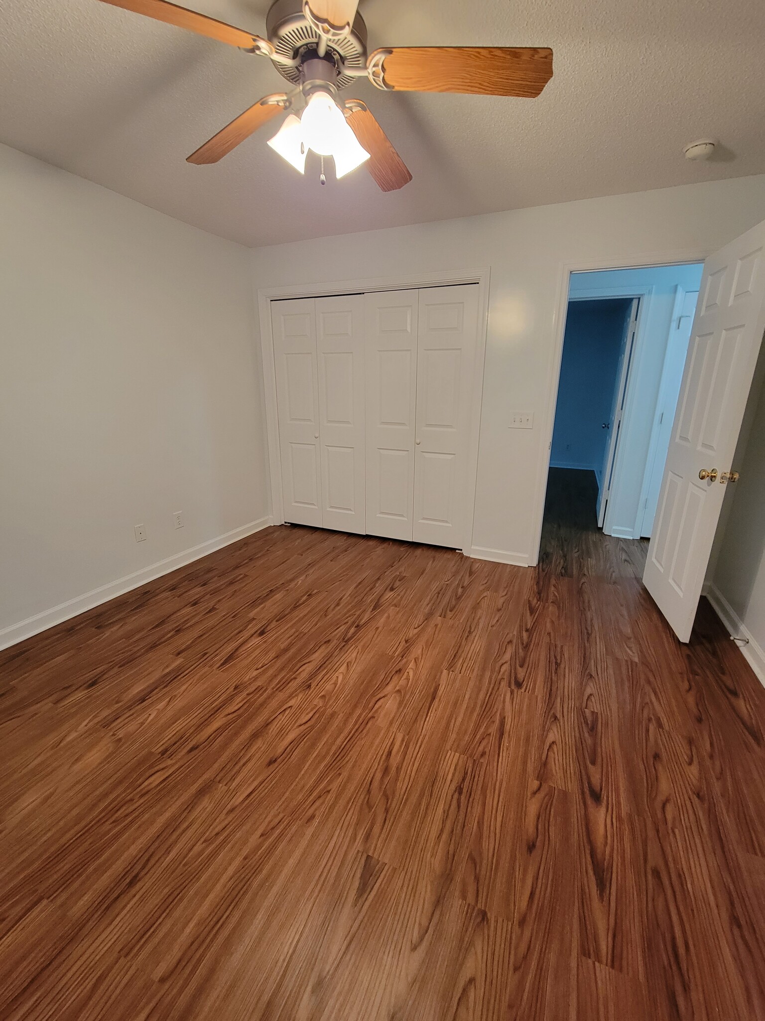 Spacious master bedroom at the end of the hallway - 103 Pasofina Dr