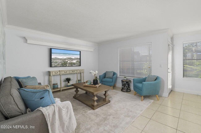 Building Photo - 858 Shoreline Cir