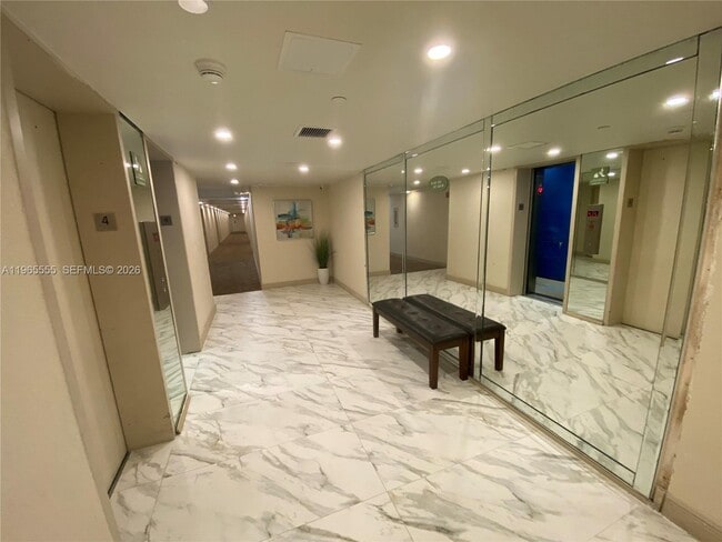 Building Photo - 2049 S Ocean Dr