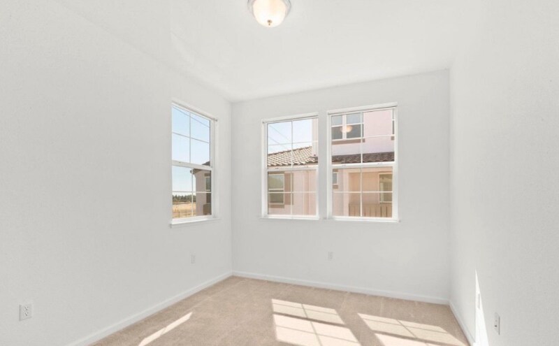 Building Photo - 4363 E Commerce Way