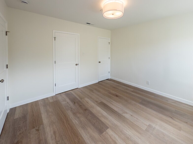 Building Photo - 1000 Tilton Ave