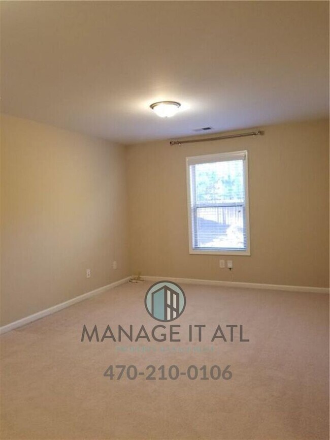 Building Photo - Beautiful 5BR/4BA Home in Just 5 Min from MALL OF GA