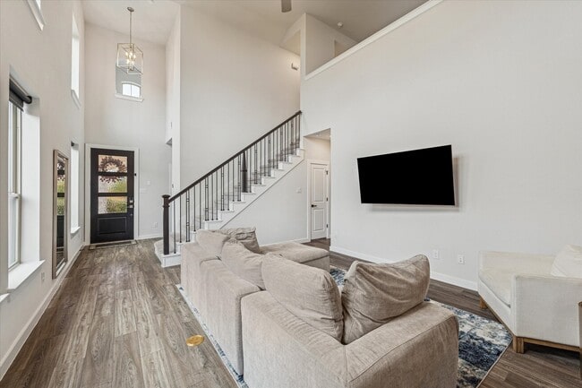 Building Photo - 7933 Spring Run Dr