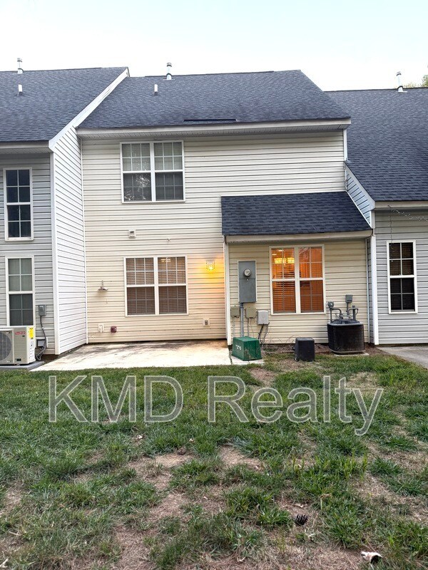 Building Photo - 10013 University Park Ln