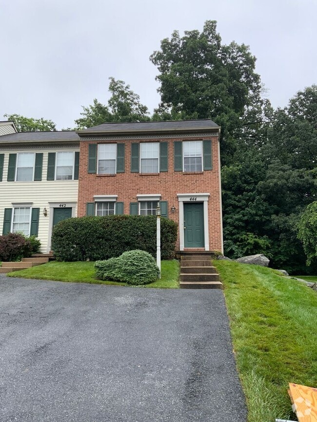 Building Photo - 444 Rockwood Dr