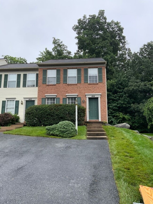 Primary Photo - 444 Rockwood Dr
