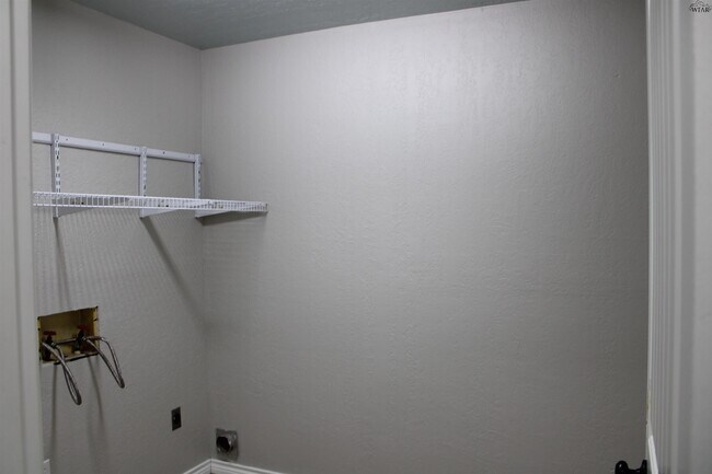 Building Photo - 4305 Randel Dr