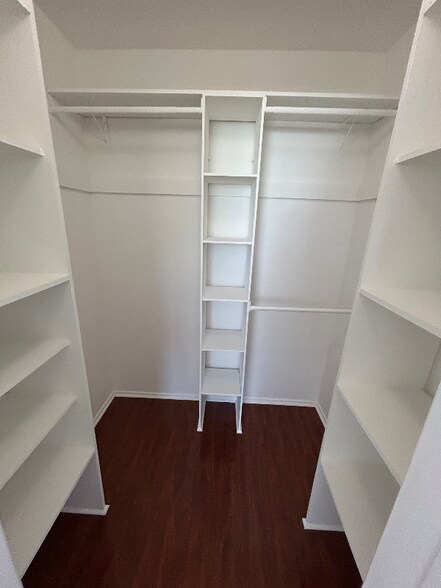 Building Photo - 12221 San Vicente Blvd