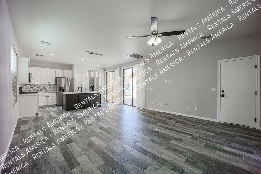 Building Photo - 18830 E Swan Dr