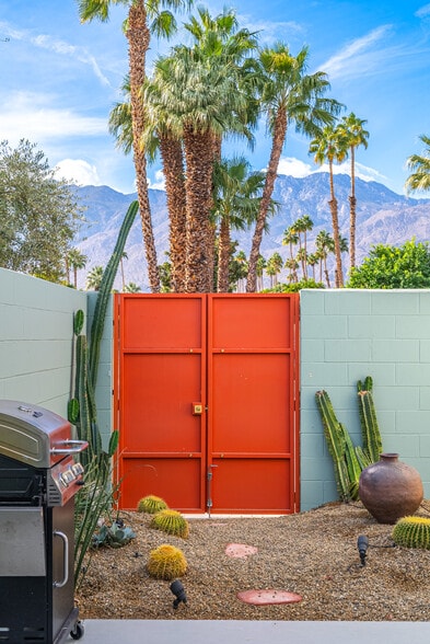 Building Photo - 17 Desert Lakes Dr