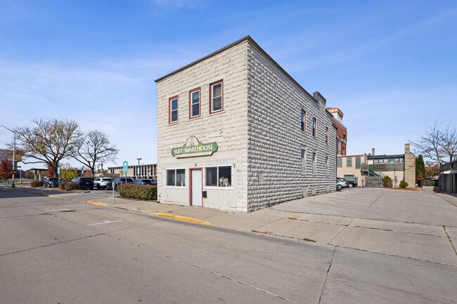 Building Photo - 15 3rd St