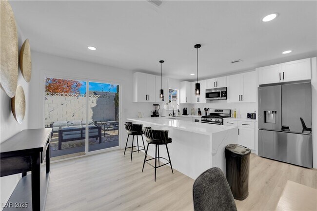 Building Photo - 1705 Battle Creek Cir