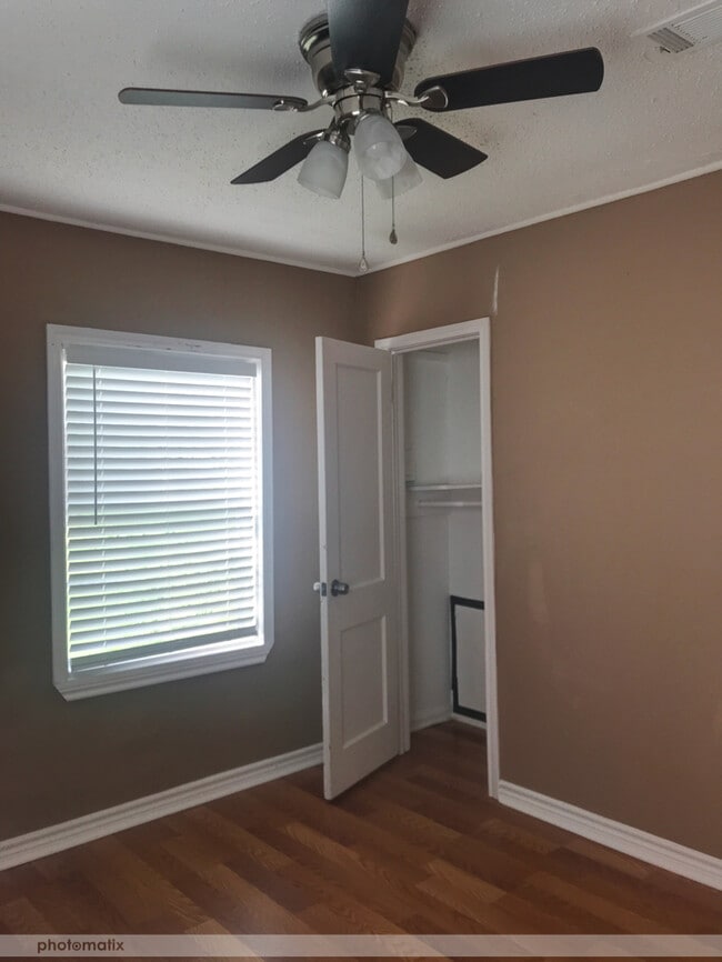 Building Photo - 509 Bluebonnet Dr