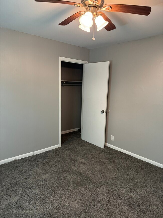Building Photo - 6207 Henry Ford Dr