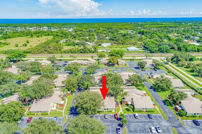 Building Photo - 8182 SE Villa Way